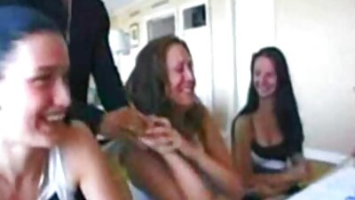 Шокиран тийнейджър, хванат български порно филми съсед, който я шпионира, докато сменя дрехи