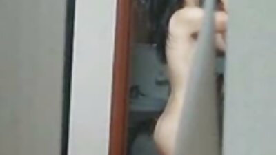 Ченгета български аматьорски порно клипове хващат младо момиче, което дава BJ публично
